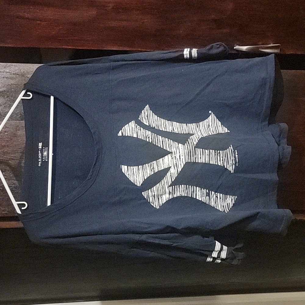 Yankees 3/4 sleeve team tee XL